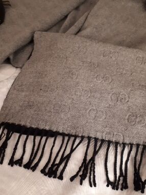 Gucci Black and Grey Logo-Trim Embossed Scarf